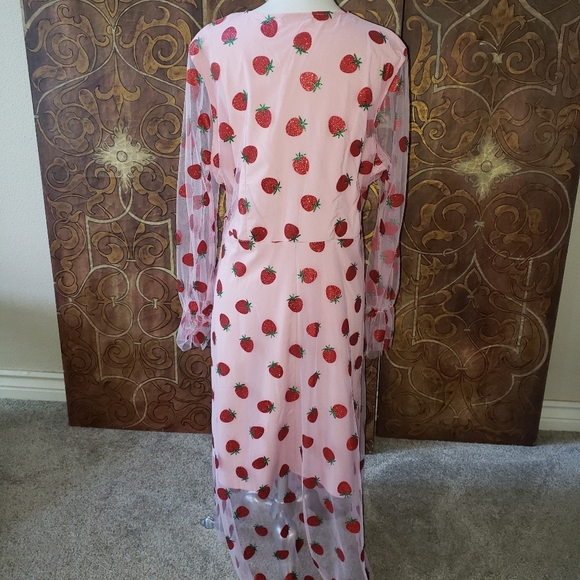 Strawberry V Neck Pink Red Long Sleeve Midi Dress - Picture 6 of 10